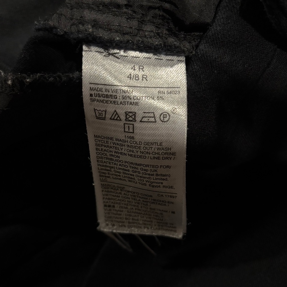 💕3/$25💕 GAP Slim City Crop Pants - Picture 8 of 8